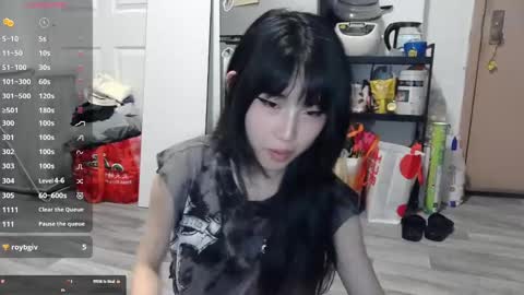 Snapshot of kitty_krush chatting on September 22, 2025, 2:35 am Kitty online show from September 22, 2025, 2:35 am