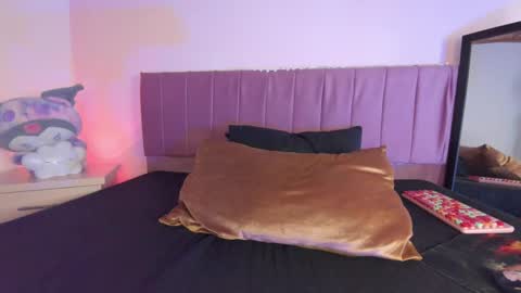 kitty_kryss online show from September 27, 2025, 2:44 pm