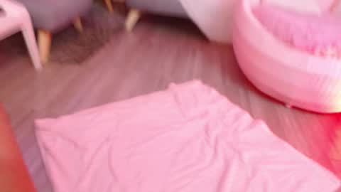 KITTY online show from September 25, 2025, 1:15 pm