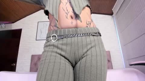 Kitty online show from October 3, 2025, 7:44 pm