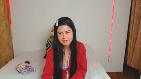 kitty_small69 online show from December 18, 2025, 2:17 am