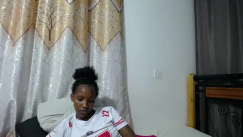 Snapshot of kittyfay_ chatting on May 2, 2026, 8:47 pm Fay online show from May 2, 2026, 8:47 pm