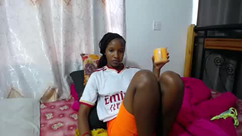 Snapshot of kittyfay_ chatting on May 11, 2026, 8:20 am Fay online show from May 11, 2026, 8:20 am