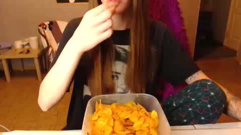 KittyloveMoon online show from April 10, 2026, 7:51 pm