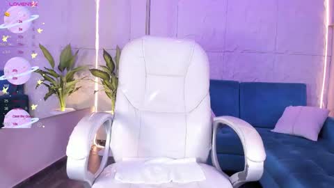 Kitty online show from October 19, 2025, 4:57 am