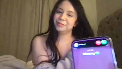 mia online show from December 11, 2024, 4:49 am