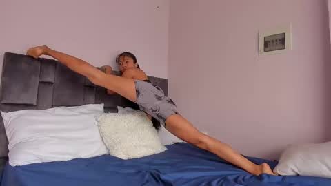 kitty  online show from February 10, 2025, 2:37 pm