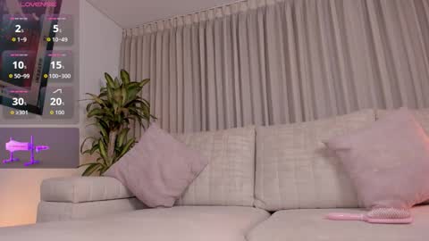 Sebastian online show from November 23, 2025, 11:37 pm