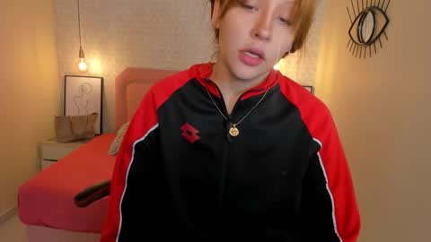  K I T T  Y  online show from November 19, 2025, 11:43 am