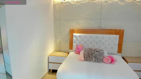  K I T T  Y  online show from March 31, 2026, 12:27 pm