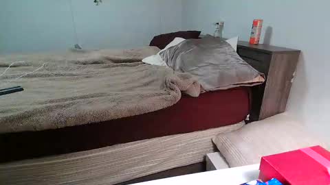 Kittyymaze online show from December 22, 2025, 1:08 pm