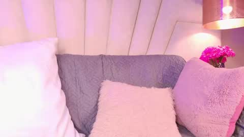 Kitty Hill online show from June 9, 2026, 5:19 am