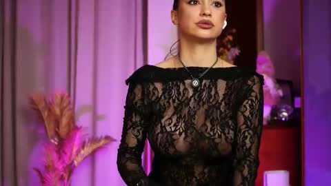 Erika online show from February 2, 2026, 9:24 pm