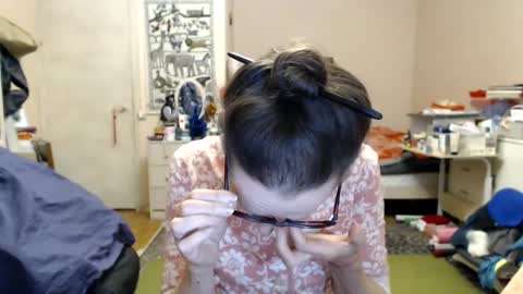 Snapshot of kiuminberry chatting on December 24, 2024, 6:28 pm KiuminBerry online show from December 24, 2024, 6:28 pm
