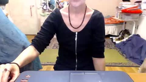 Snapshot of kiuminberry chatting on September 10, 2025, 12:05 pm KiuminBerry online show from September 10, 2025, 12:05 pm