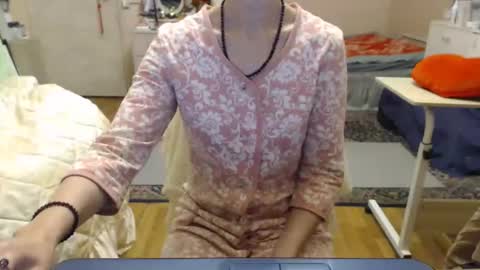 KiuminBerry online show from November 30, 2025, 5:39 pm