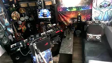 kiveuxmakeu online show from March 20, 2026, 3:06 pm