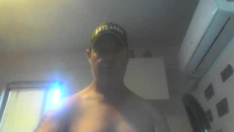 kiwiguy19773 online show from February 6, 2026, 2:49 am