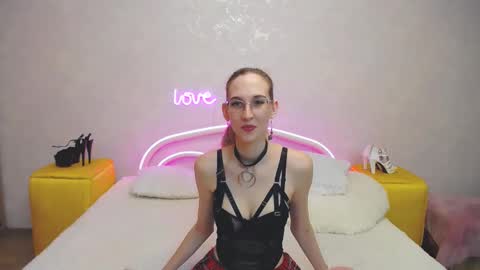 Klary online show from February 17, 2025, 6:04 pm