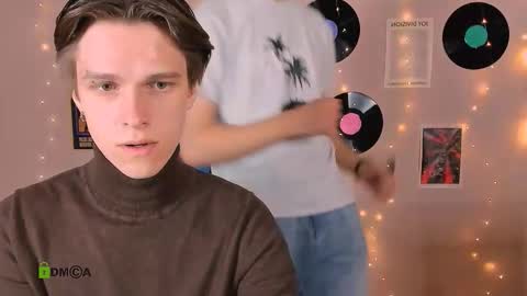 klaus_rice online show from December 18, 2025, 9:37 am