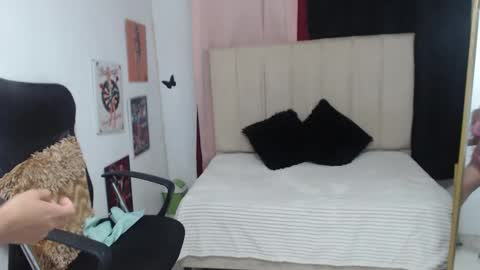 Snapshot of kleo_princess18 chatting on February 24, 2025, 1:24 am kleo online show from February 24, 2025, 1:24 am