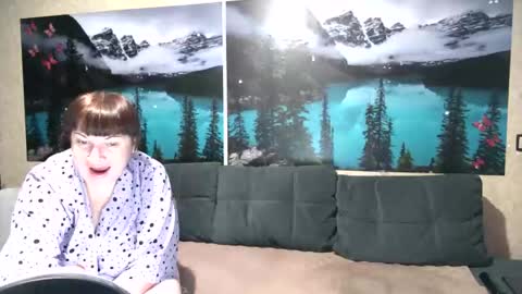 Kleosnow online show from September 15, 2025, 8:47 am