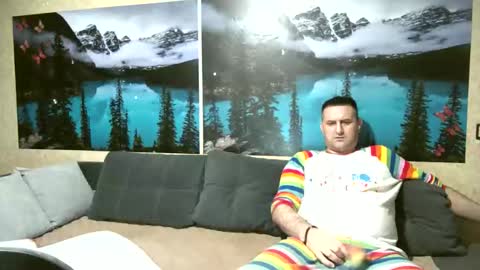 Kleosnow online show from September 29, 2025, 6:13 pm