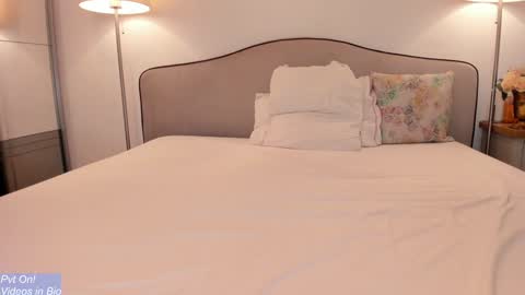 Snapshot of kleospassion chatting on January 24, 2025, 3:24 pm Kleospassion online show from January 24, 2025, 3:24 pm