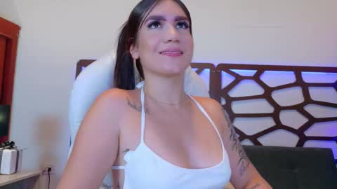 kloe_bella online show from December 17, 2025, 1:17 pm