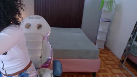 Snapshot of kloe_cooper chatting on September 25, 2025, 3:54 am kloe_cooper online show from September 25, 2025, 3:54 am