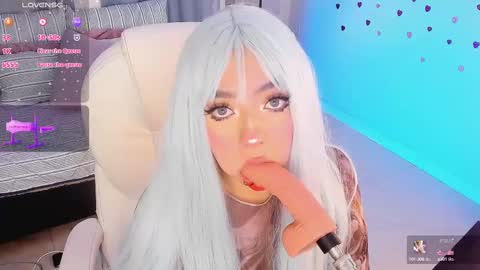 Kloe online show from March 4, 2025, 11:00 pm