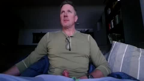 Knight3975 online show from April 17, 2026, 6:27 am