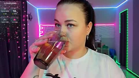 Mia online show from February 2, 2026, 12:59 pm