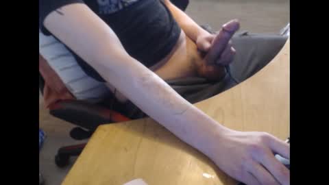 Snapshot of kompura chatting on December 15, 2024, 5:20 pm Kompura online show from December 15, 2024, 5:20 pm