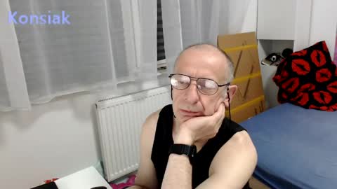 Snapshot of konsiak chatting on May 15, 2026, 7:10 pm Komsiak online show from May 15, 2026, 7:10 pm
