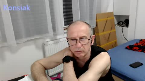 Snapshot of konsiak chatting on May 19, 2026, 6:36 pm Komsiak online show from May 19, 2026, 6:36 pm