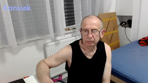 Snapshot of konsiak chatting on May 20, 2026, 7:09 pm Komsiak online show from May 20, 2026, 7:09 pm