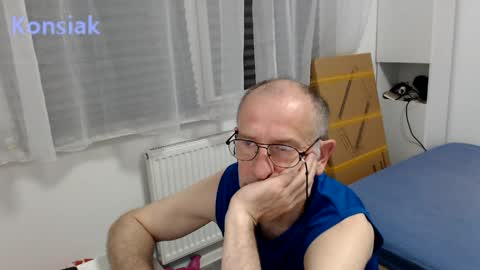 Snapshot of konsiak chatting on May 26, 2026, 8:38 pm Komsiak online show from May 26, 2026, 8:38 pm