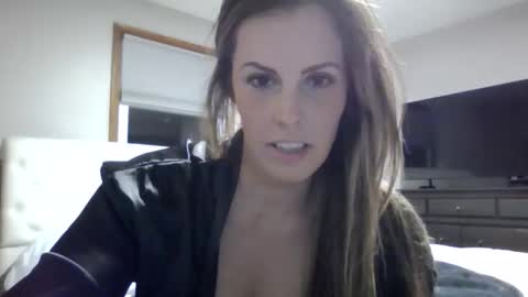 KoraLynn777 online show from October 19, 2025, 4:24 am