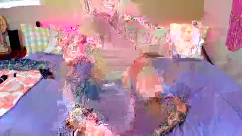  KORA MARiNA  online show from November 18, 2025, 5:28 pm