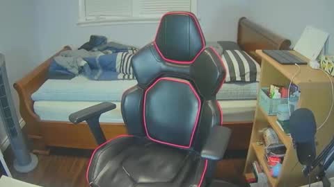 Snapshot of koreanboy171 chatting on November 11, 2025, 1:27 am Jay online show from November 11, 2025, 1:27 am