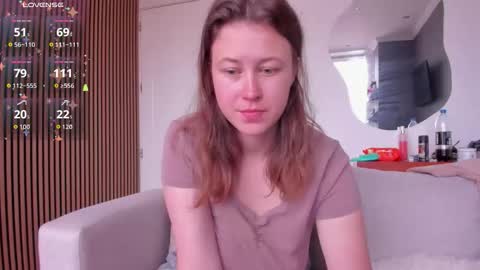 Twiix online show from October 22, 2025, 3:45 pm