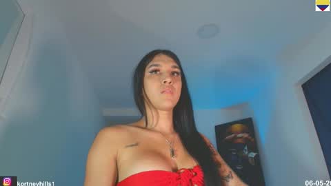 Snapshot of kortneyhills chatting on May 7, 2026, 1:22 am Kortneyhills - Aries online show from May 7, 2026, 1:22 am