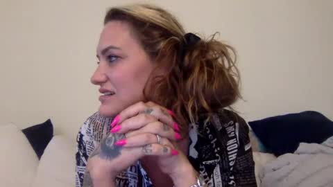 Snapshot of koyoteej chatting on January 13, 2025, 2:42 pm koyoteej online show from January 13, 2025, 2:42 pm