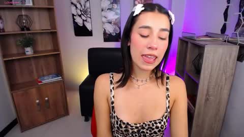 Elizabeth online show from October 3, 2025, 7:22 pm