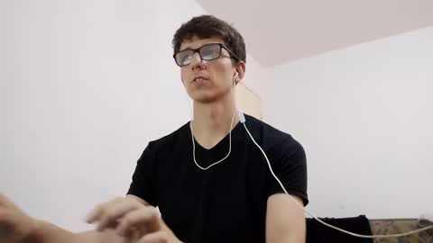 Facu online show from December 15, 2024, 1:54 pm