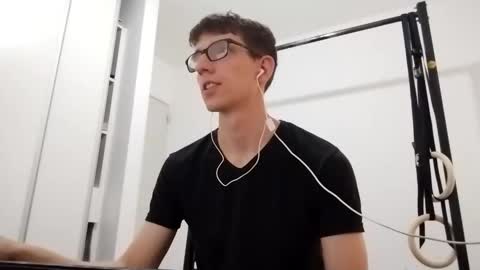 Facu online show from November 22, 2025, 6:40 pm