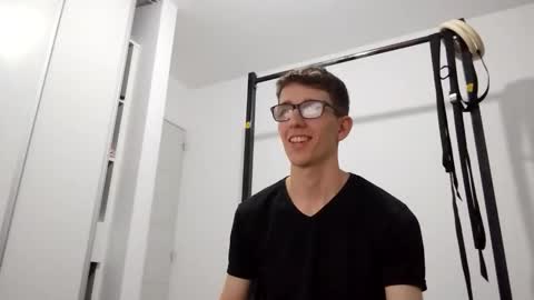 Facu online show from December 20, 2025, 4:19 am