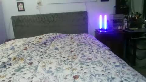 kreamyk420 online show from October 26, 2025, 8:20 am