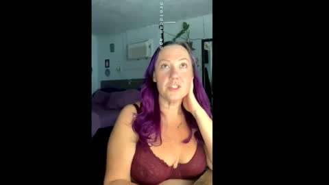 kreamyk420 online show from April 24, 2026, 2:19 pm